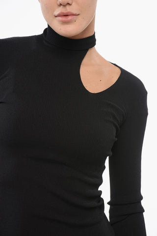 Gerippter Rollkragenpullover aus Seidenmischung mit Cut-out
