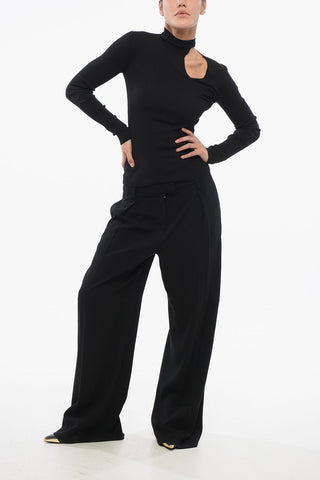 Gerippter Rollkragenpullover aus Seidenmischung mit Cut-out