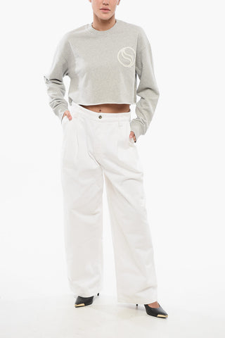 Felpa Cropped Fit con Fondo a Taglio Vivo e Logo Patch