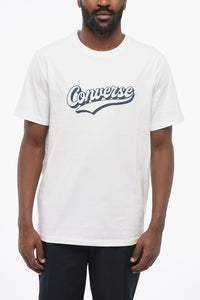 T-Shirt mit Rundhalsausschnitt in Uni mit kontrastierendem Logo