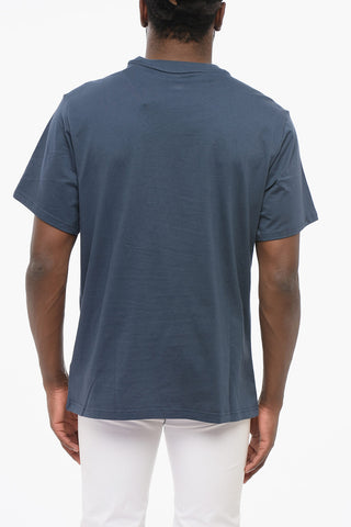 T-Shirt mit Rundhalsausschnitt aus Baumwolle mit kontrastierendem und erhabenem Logo