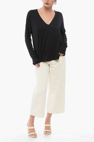 Maglia in Tessuto Stretch con Collo a V