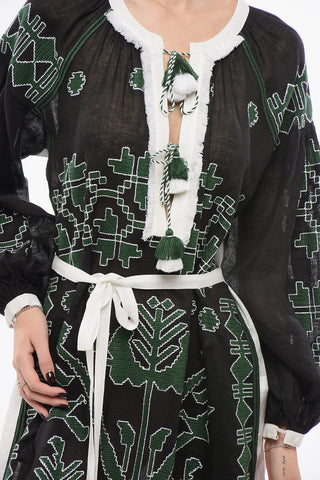 Kimono-Kleid aus Leinen mit Stickereien
