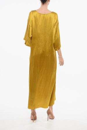 Langes Kleid aus Seide