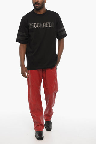 Baumwoll-Rundhals-T-Shirt mit Ton-in-Ton erhabenem Logo