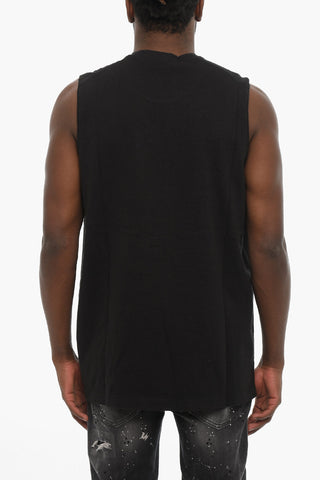 Plain Crew-Neck T-shirt with Embossed Logpo