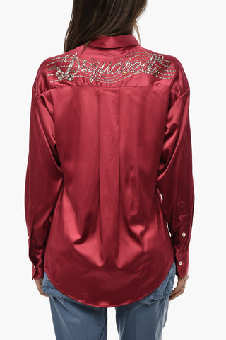 Langärmlige Satinbluse mit Logo aus Strass