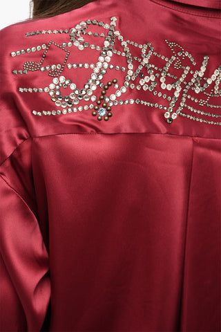 Langärmlige Satinbluse mit Logo aus Strass