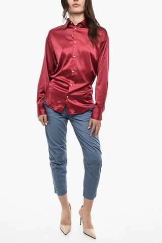 Langärmlige Satinbluse mit Logo aus Strass