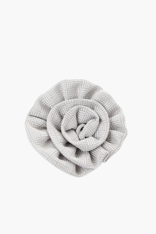 Bestickte Reversnadel aus Seide