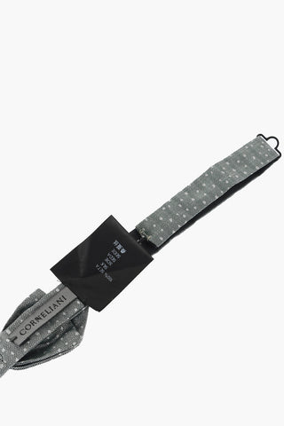 실크 나비넥타이 도트 패턴