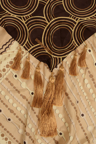 Gemusterter Seidenfoulard mit Quasten