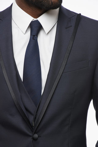 CODE Three-Pieces Suit with Contrasting Trims