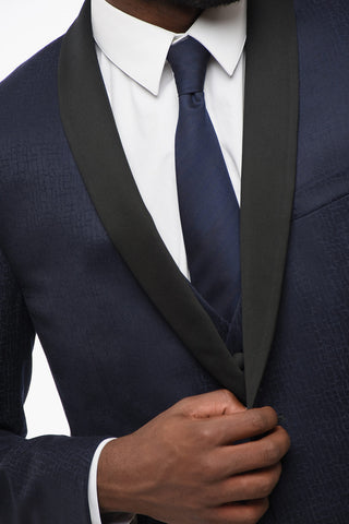 Tree-Pieces Suit with Satin Shawl Lapel