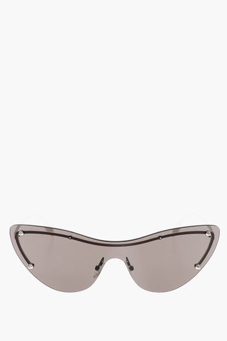 Sonnenbrille mit Vollglas und Nieten-Detail