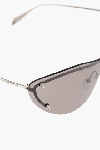 Sonnenbrille mit Vollglas und Nieten-Detail