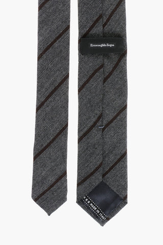 Cravatta in Cashmere con Motivo a Righe Trasversali