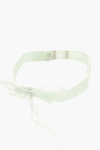 Choker aus einfarbigem Organza mit Schmetterlingsdetail