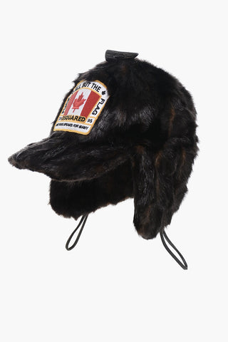 Cappello Baseball in Pelliccia Ecologica con Patch Logo a Contrasto