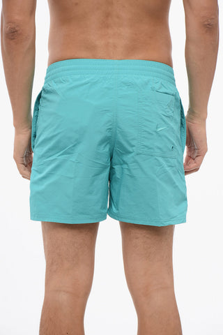 Boxer-Badehose in Uni mit Sneaker-Patch