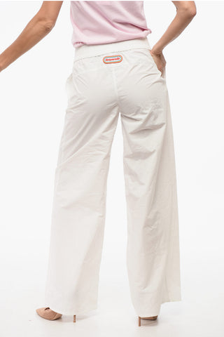 Pantaloni Wide Leg con Logo Patch
