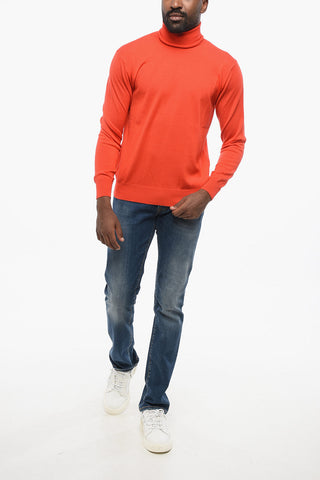 Rollkragenpullover aus Schurwolle