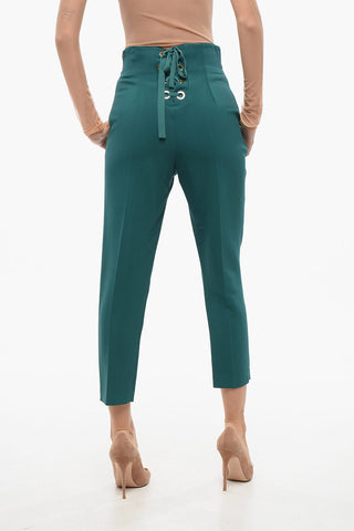 Hoch taillierte Hose mit Schnürdetail