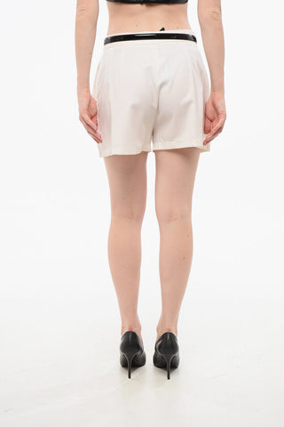 High-Waist-Shorts mit Logogürtel