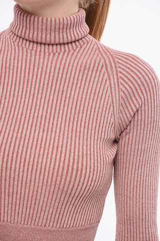 Kleid aus Lurex-Strick mit hohem Kragen