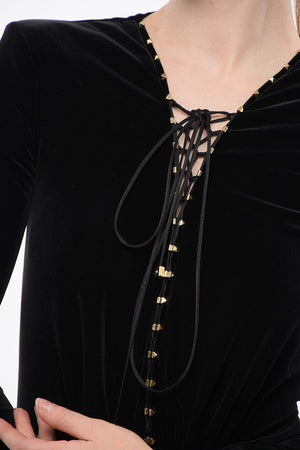 Velours-Jumpsuit mit Nieten und Schnürdetail