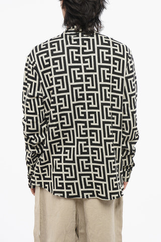 Jerseyhemd mit Stehkragen und All-Over-Monogramm