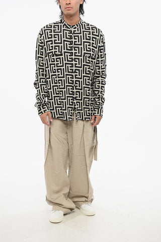 Jerseyhemd mit Stehkragen und All-Over-Monogramm