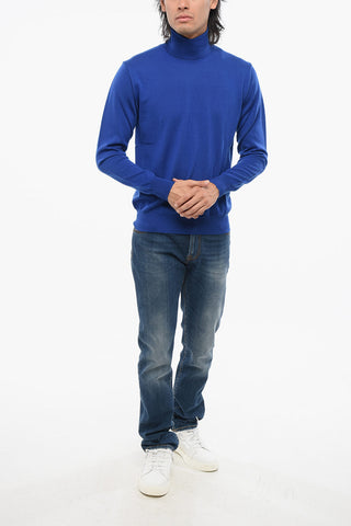 Rollkragenpullover aus Schurwolle