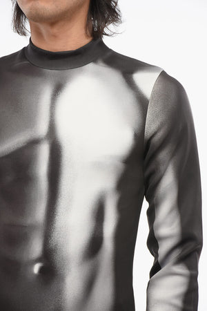 Maglia Aderente in Tessuto Tecnico con Stampa del Corpo