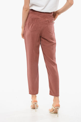 Locker sitzende Hose mit Bundfalten