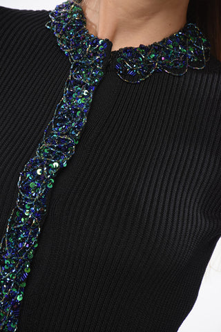 스팽글과 비즈로 장식된 크롭 리브 가디건