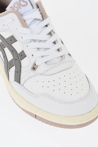 Leather Low Top Sneakers with Contrasting Details