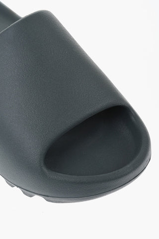 YEEZY Rubber Slide