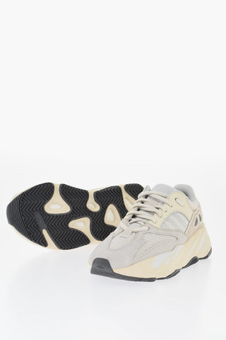 YEEZY Niedrige Sneaker BOOST 700 aus Wildleder und Textil