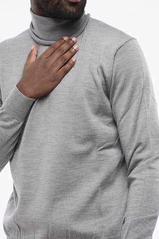 Pullover mit hohem Kragen aus Schurwolle