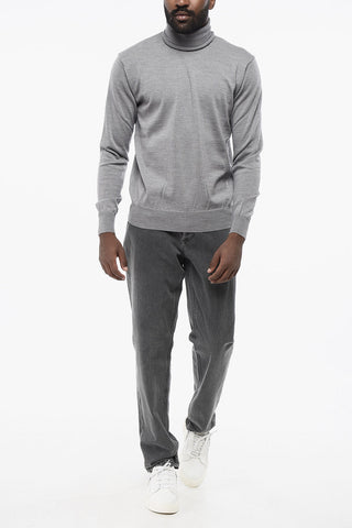 Pullover mit hohem Kragen aus Schurwolle