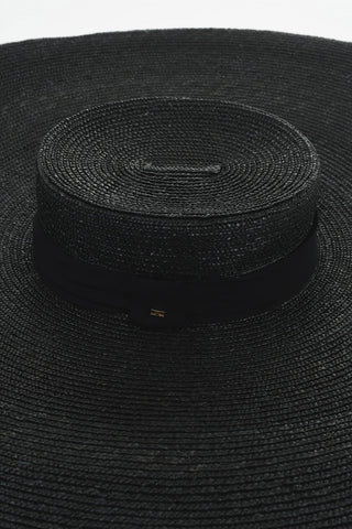 Cappello Floppy in Paglia con Dettaglio da Allacciare
