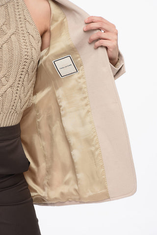 Kaschmir-Utility-Blazer mit goldfarbenen Knöpfen