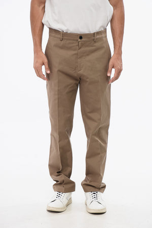 Chino-Hose mit geradem Bein und Equestrian Knight-Stickerei