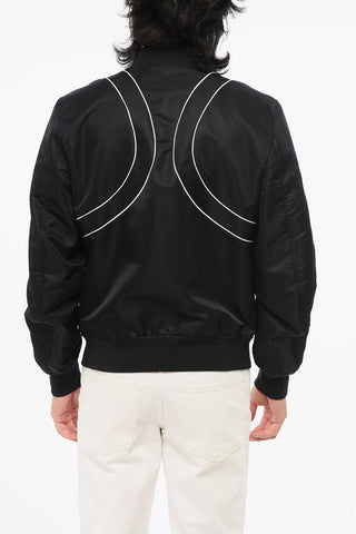 Uni-Nylon-Bomber mit kontrastierenden Details