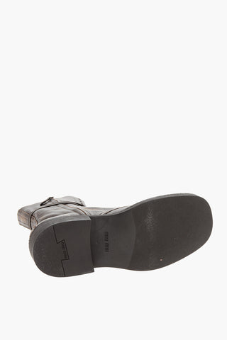 Anfibi in Pelle Effetto Vissuto con Dettaglio Brogue
