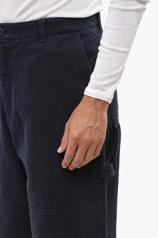 Pantaloni Chino a Gamba Dritta con Logo Argentato