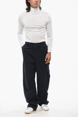 Pantaloni Chino a Gamba Dritta con Logo Argentato