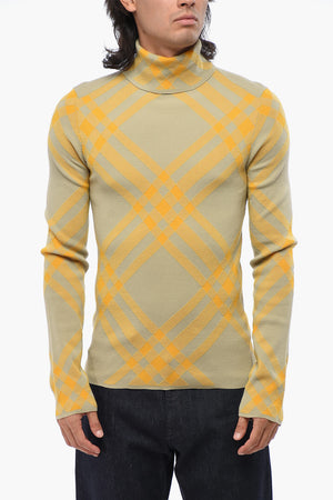 Maglia in Misto Lana a Collo Alto con Motivo Iconico
