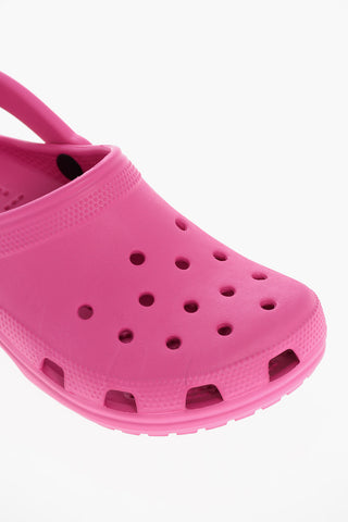 Slides Aus Gummi Mit Cut-Out-Details Und Riemen